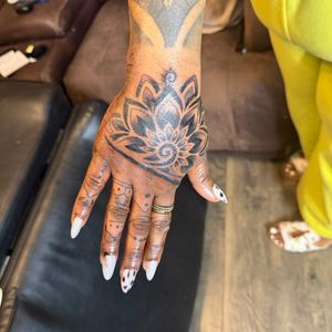 Black-work + Mandala mandala tattoo on Hand by 6hosted on TattMe