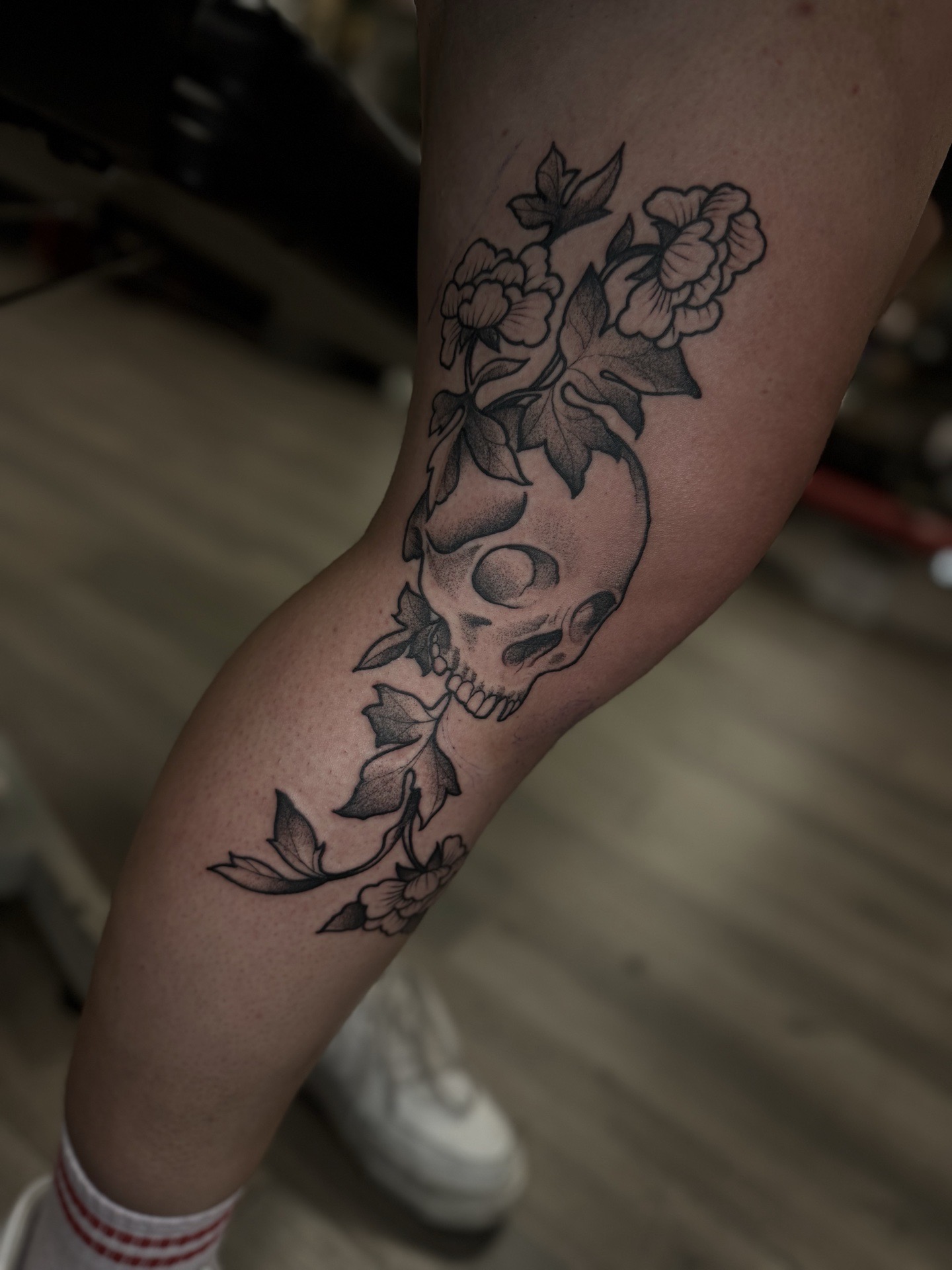 skull tattoo on Knee by Radtattoo on TattMe