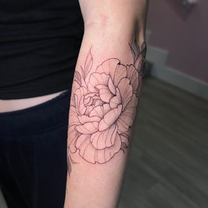 Black & Grey + Fine Line Floral tattoo by cozinks on TattMe