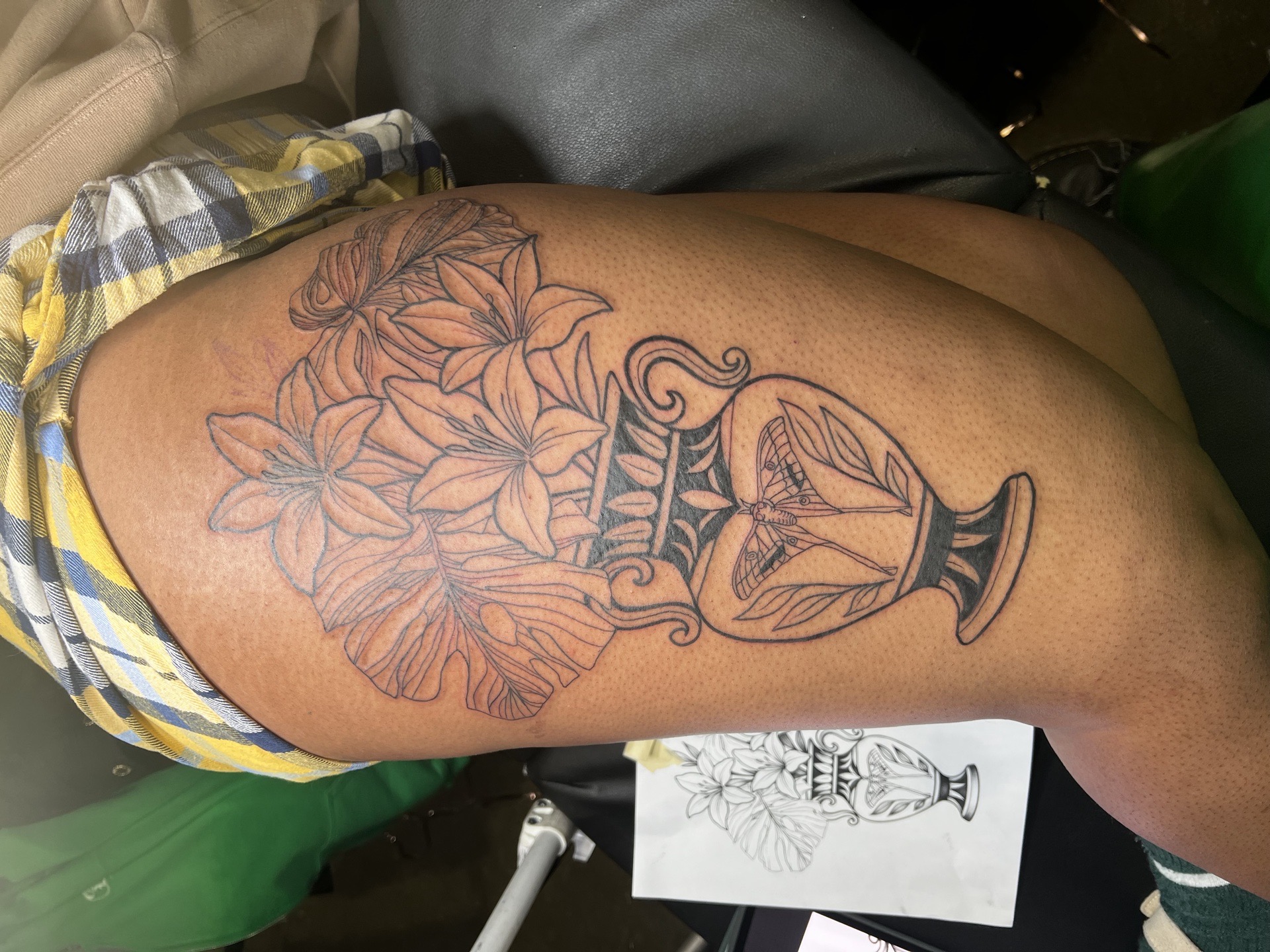 Fine Line + Illustrative flowers tattoo on Thigh by Kiwi on TattMe