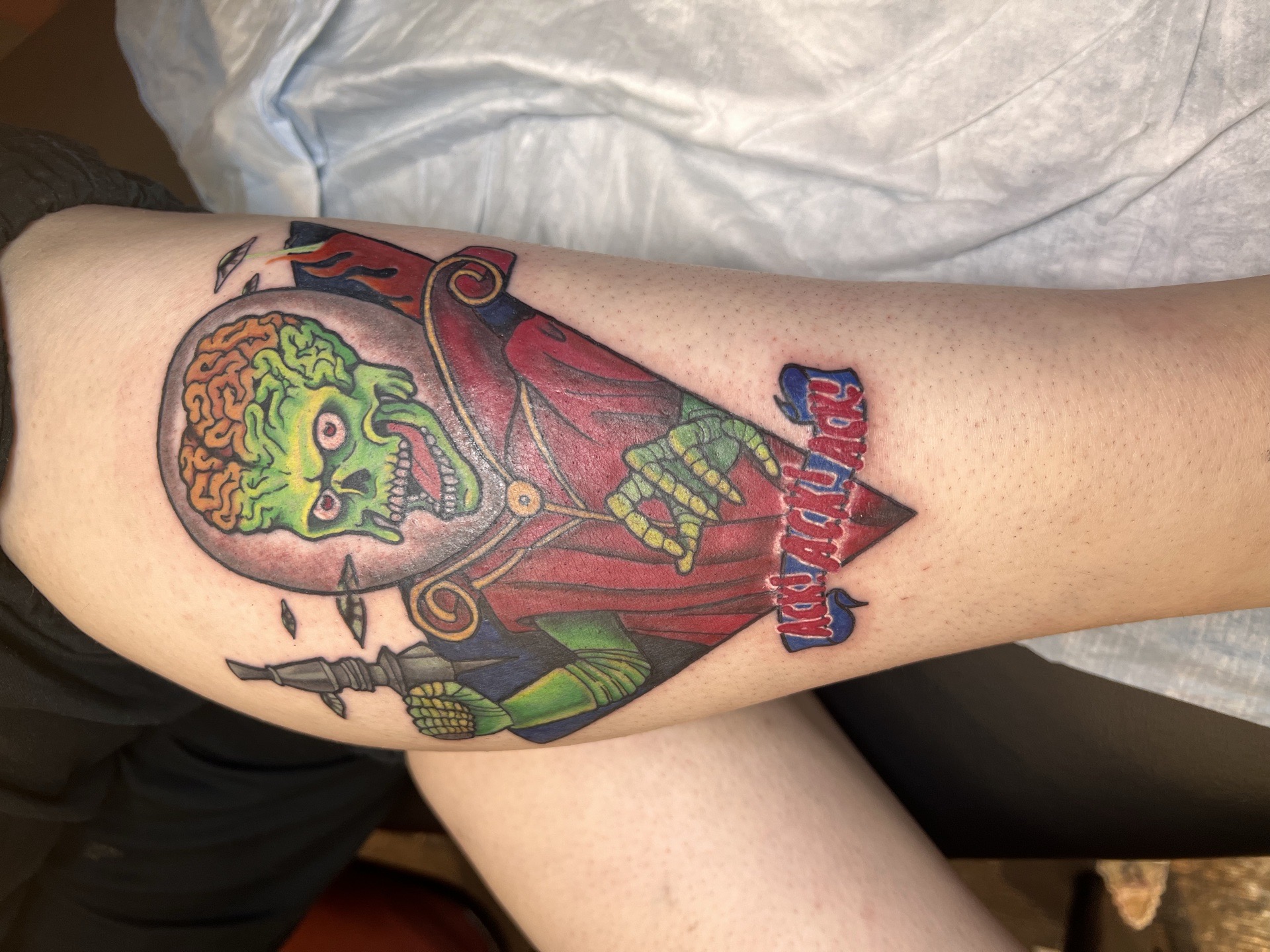 New School + Pop Culture alien tattoo on Calf by Kiwi on TattMe