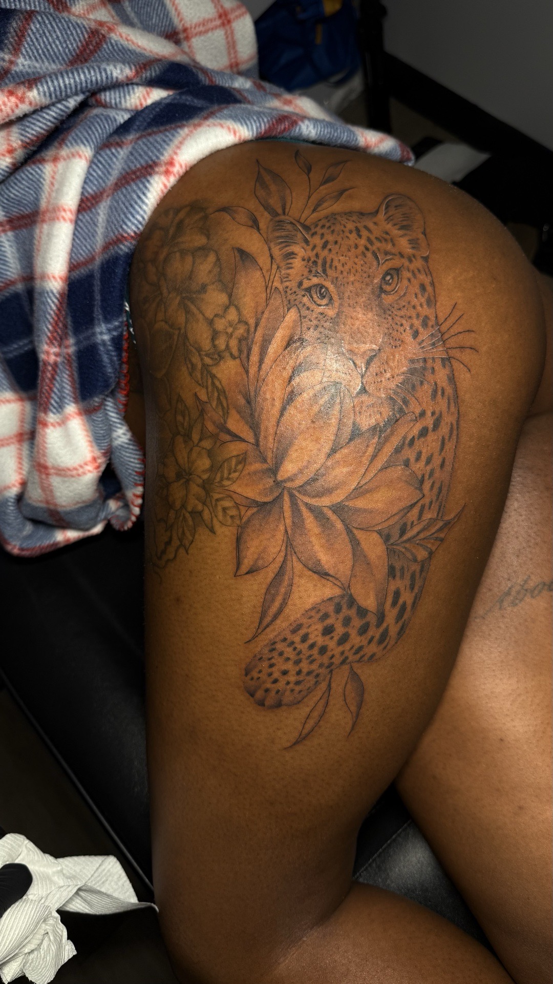 Fine Line + Black & Grey leopard tattoo on Thigh by tattoo.banditt on TattMe