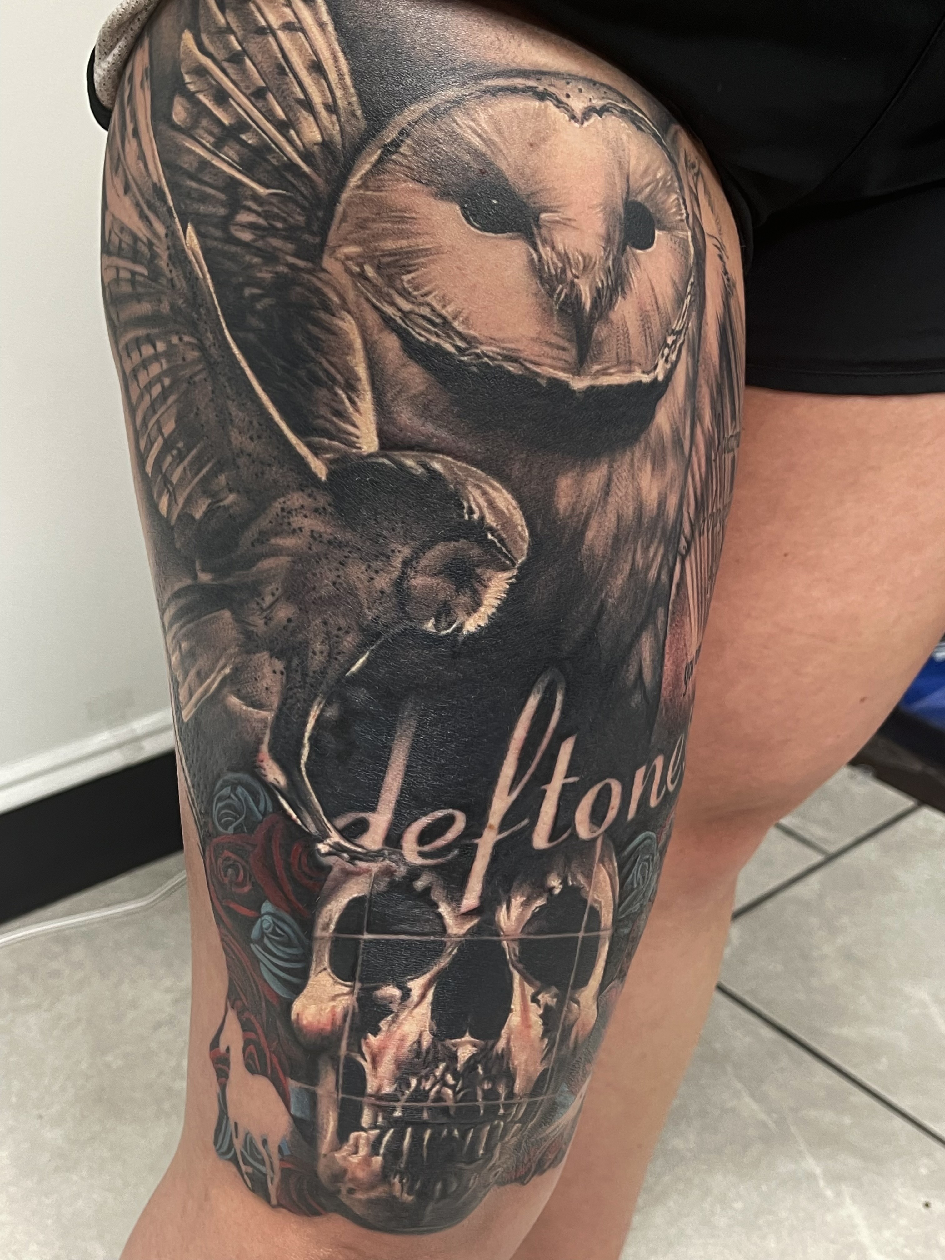 Black & Grey + Realism owls tattoo on Thigh by D-Artist on TattMe