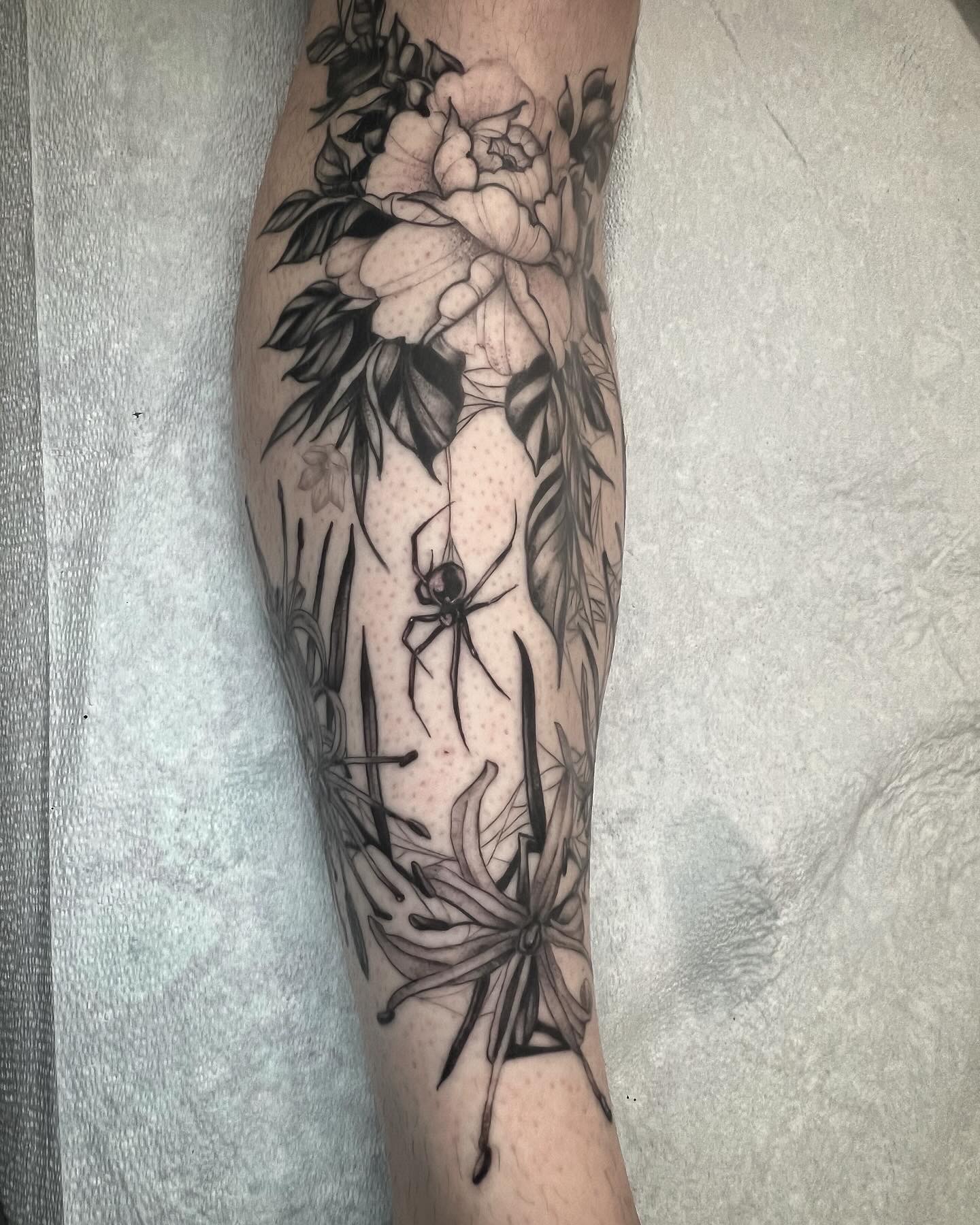 Black & Grey + Fine Line spider tattoo on Calf by Q_tattoo on TattMe